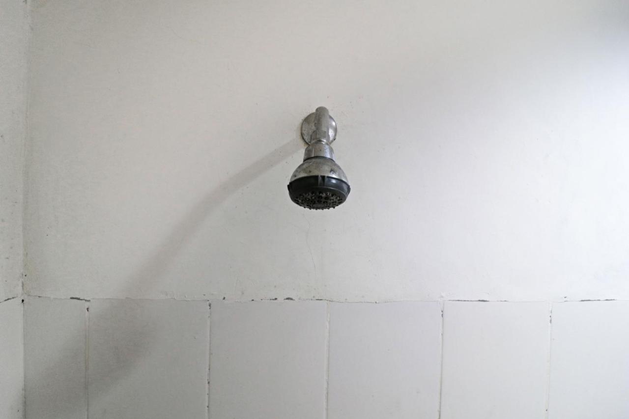 Anno Guesthouse Makassar Bagian luar foto